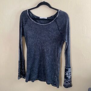 Long sleeve thermal by able size medium